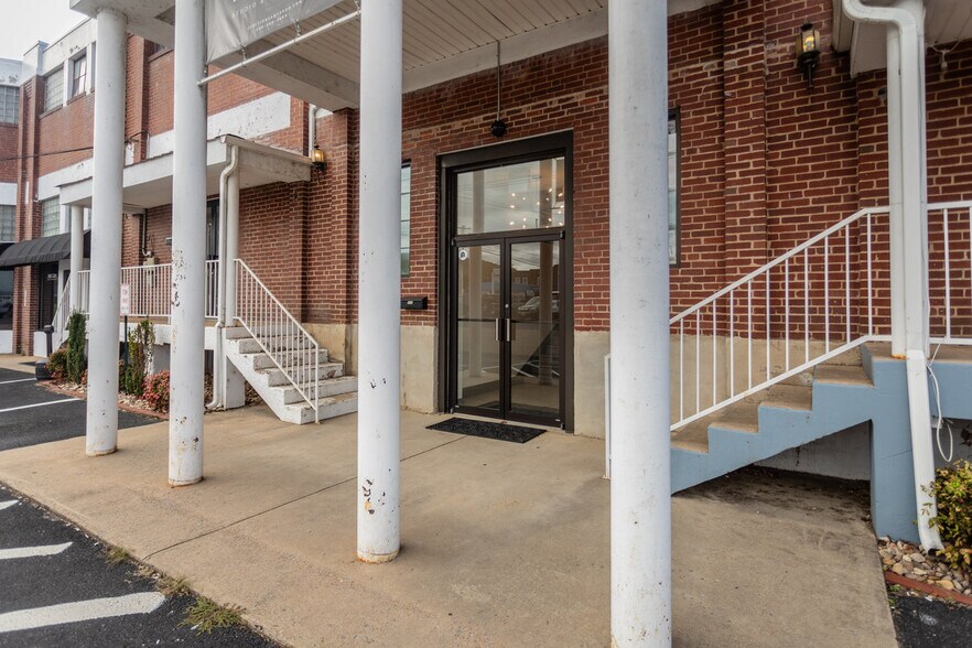 406 W Spotswood Trl, Elkton, VA à vendre - Photo de l’immeuble – Image 3 sur 35