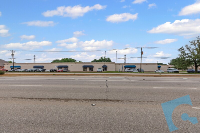 732-750 W Hurst Blvd, Hurst, TX à vendre - Photo de l’immeuble – Image 2 sur 13