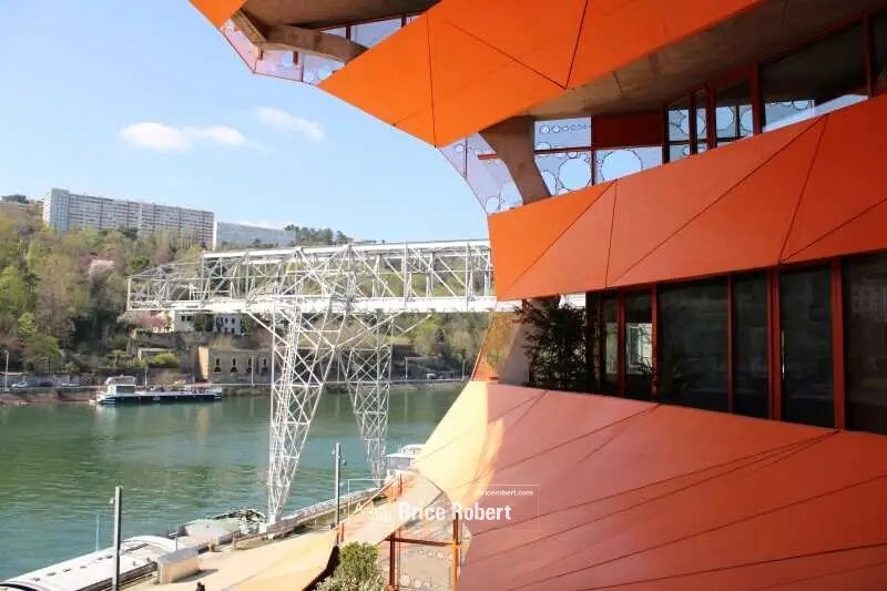 Bureau dans Lyon à louer - Photo de l’immeuble – Image 2 sur 13