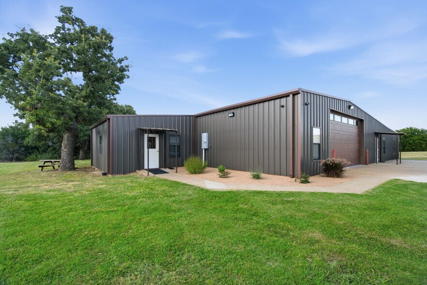 4711 S Highway 281, Mineral Wells, TX à vendre - Photo principale – Image 1 sur 3