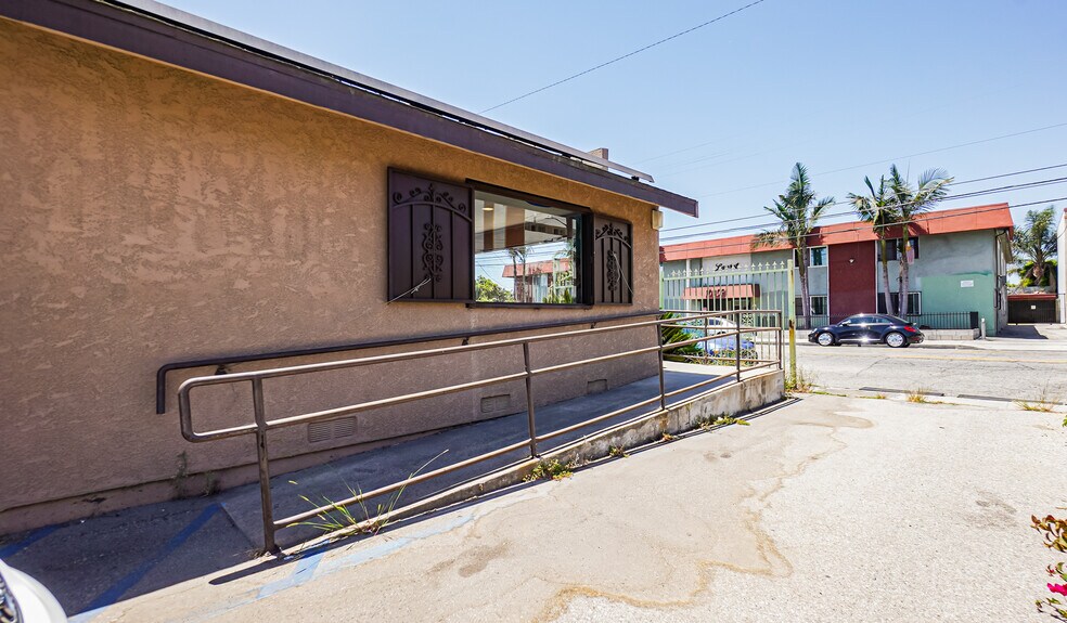 10300 S Inglewood Ave, Inglewood, CA à vendre - Photo de l’immeuble – Image 3 sur 26