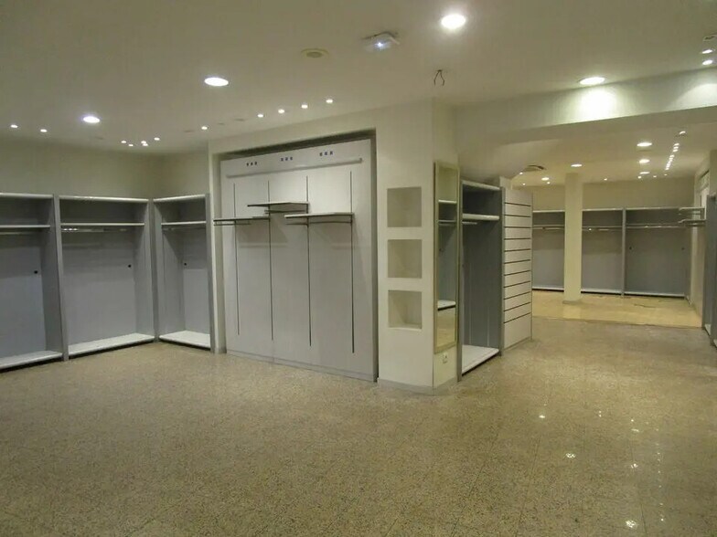 Local commercial dans Chalon-sur-Saône à louer - Photo de l’immeuble – Image 2 sur 3