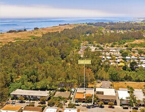 431 Ellwood Beach Dr, Goleta, CA - Vue aérienne vue de carte - Image1
