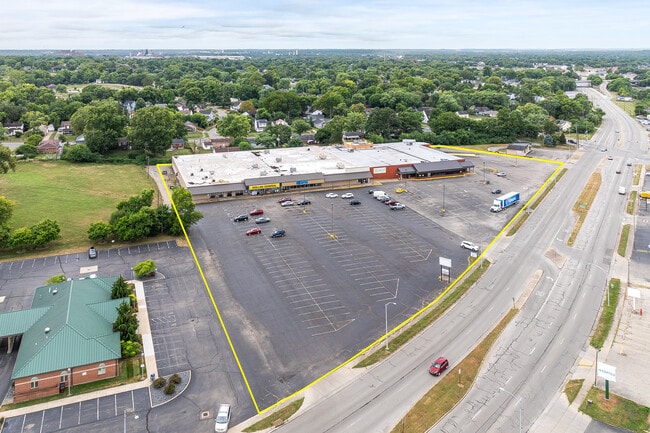 Plus de détails pour 655-675 N University Blvd, Middletown, OH - Local commercial à vendre