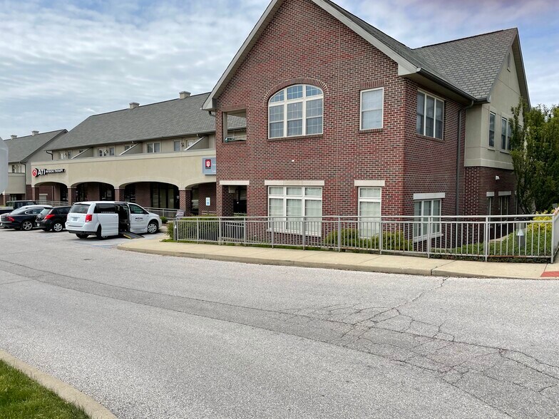 1332 W Arch Haven Ave, Bloomington, IN à louer - Photo principale – Image 1 sur 4