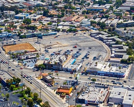 6840-6854 La Tijera Blvd, Los Angeles, CA à louer Aérien– Image 2 sur 3