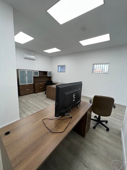 17301 S Figueroa St, Gardena, CA à louer - Photo de l’immeuble – Image 3 sur 6