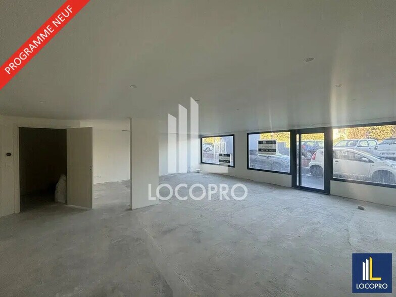 735 Avenue De La Republique, La Roquette-sur-Siagne à louer - Photo de l’immeuble – Image 2 sur 3