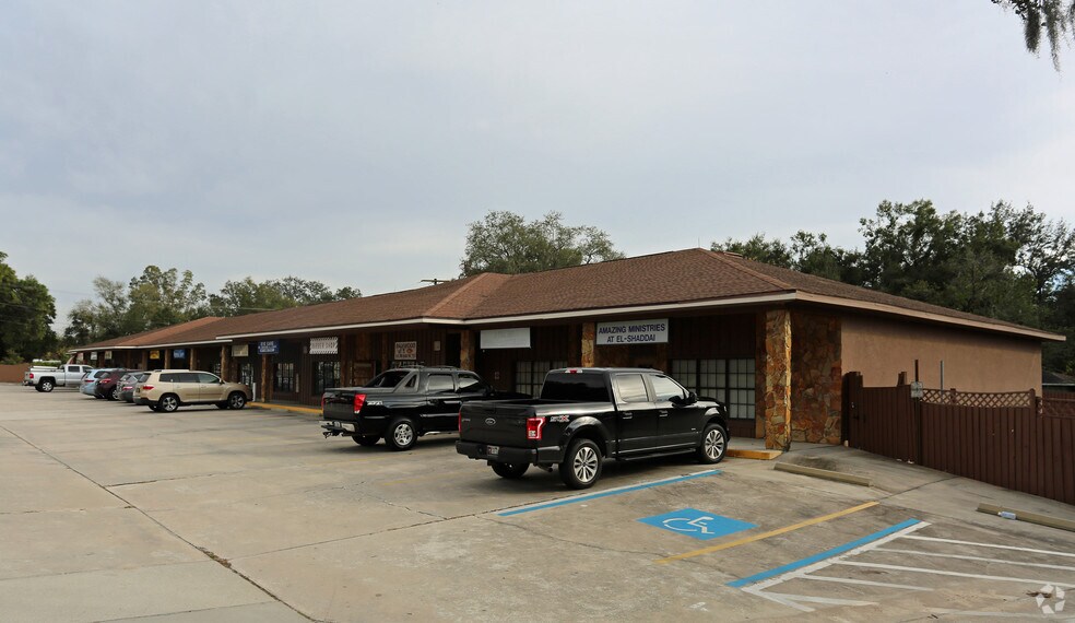 1014 W Dr. Martin Luther King Jr Blvd, Seffner, FL à louer - Photo principale – Image 1 sur 11