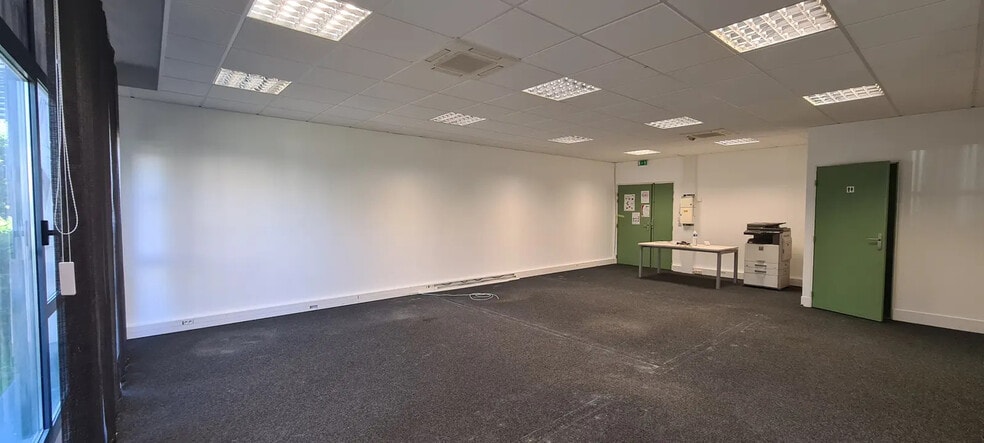 Bureau dans Serris à louer - Photo intérieure – Image 2 sur 3