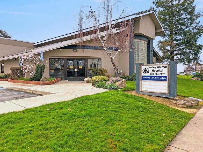 58 W 16th St, Merced, CA à vendre - Photo principale – Image 1 sur 4