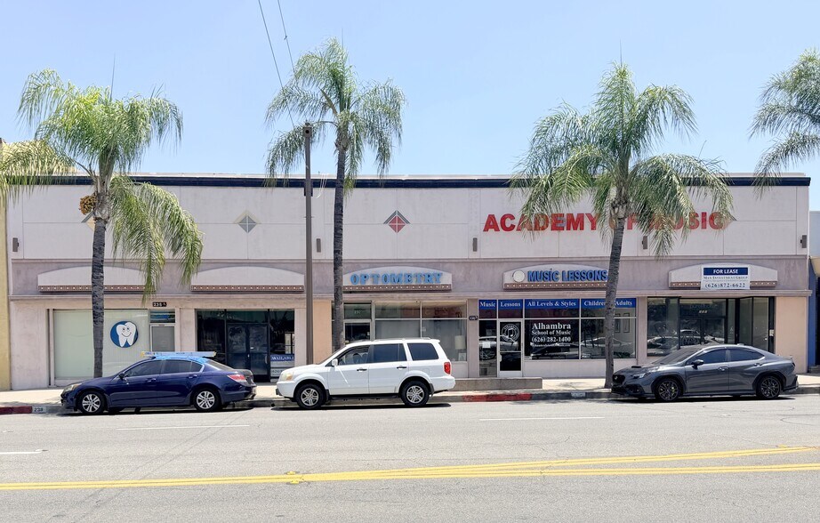 222-238 E Main St, Alhambra, CA à louer - Photo de l’immeuble – Image 1 sur 11