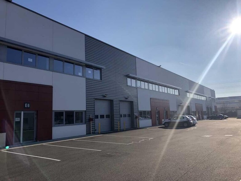 50 Rue Jean Zay, Saint-Priest à louer - Photo de l’immeuble – Image 2 sur 18
