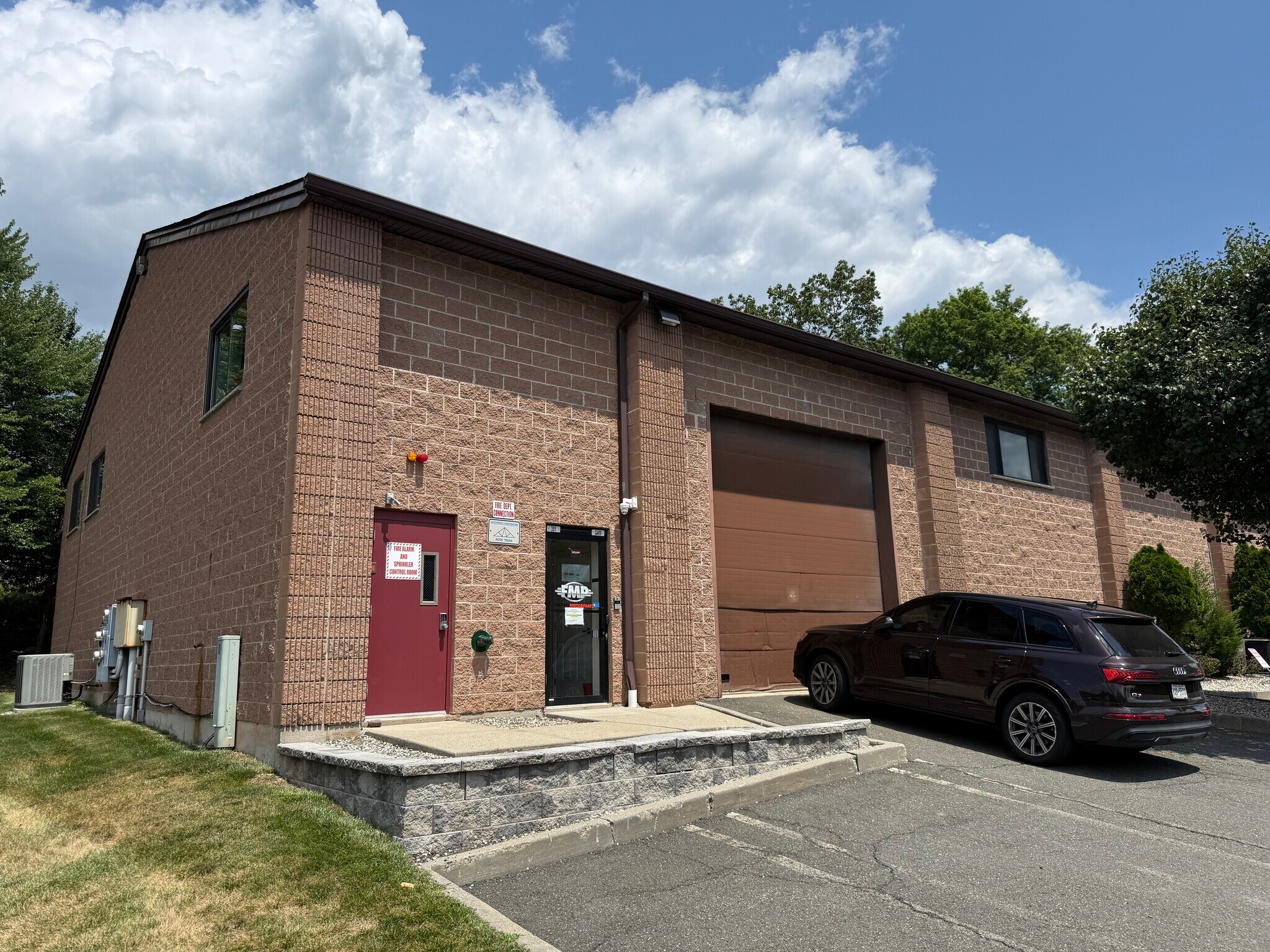 351 Spook Rock Rd, Suffern, NY à louer Photo de l’immeuble– Image 1 sur 6