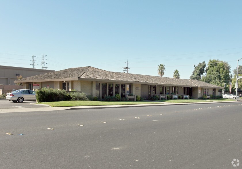 1150 W Center St, Manteca, CA à louer - Photo principale – Image 1 sur 9
