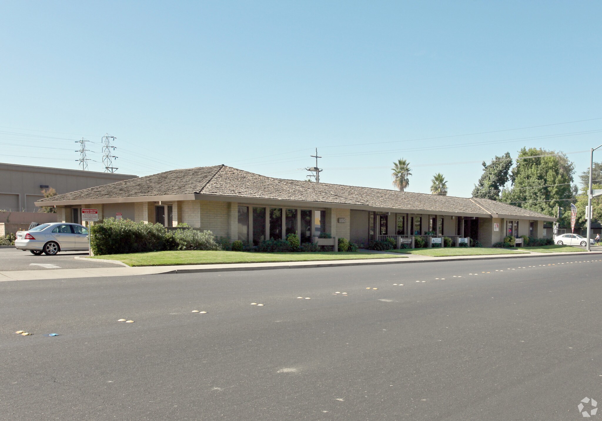 1150 W Center St, Manteca, CA à louer Photo principale– Image 1 sur 10