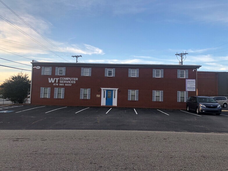 561 W Pike St, Lawrenceville, GA à louer - Photo de l’immeuble – Image 3 sur 3