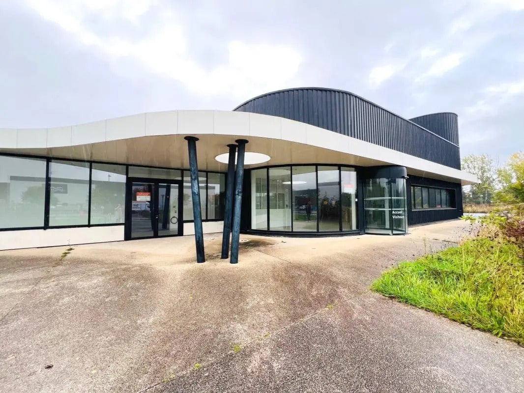 8 Rue Du Maréchal De Lattre De Tassigny, Élancourt à louer Photo de l’immeuble– Image 1 sur 16