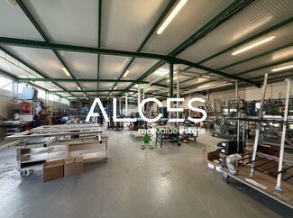 Plus de détails pour Local d'activités à louer