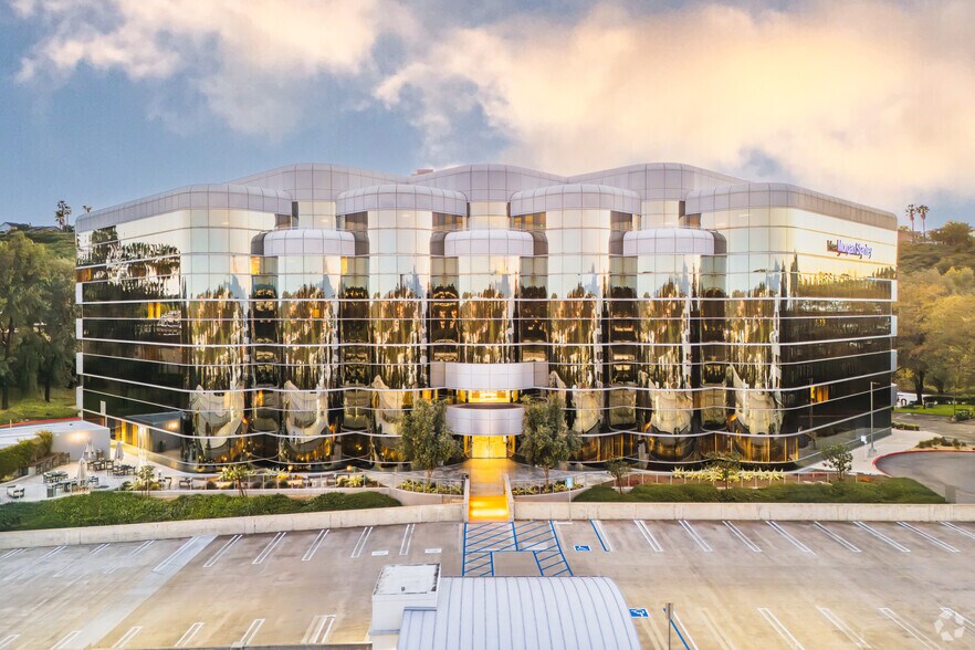 28202 Cabot Rd, Laguna Niguel, CA à louer - Photo de l’immeuble – Image 1 sur 43