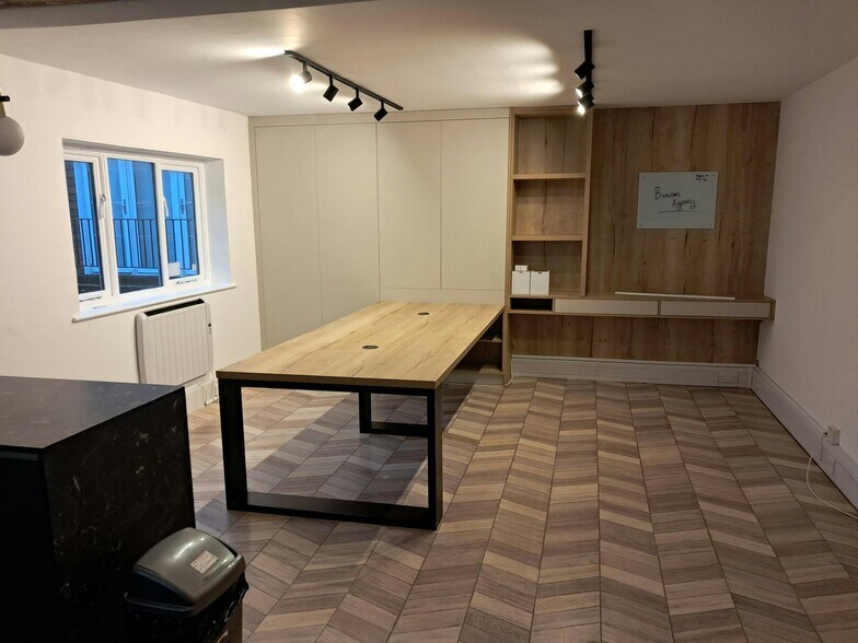 53-59 Peach St, Wokingham à vendre - Photo de l’immeuble – Image 2 sur 10