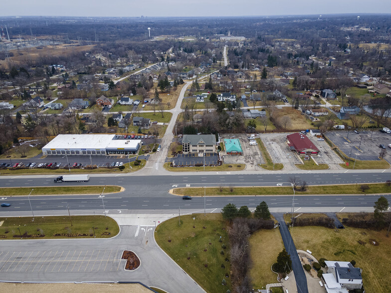 739 North Ave, Glendale Heights, IL à louer - Photo de l’immeuble – Image 3 sur 47