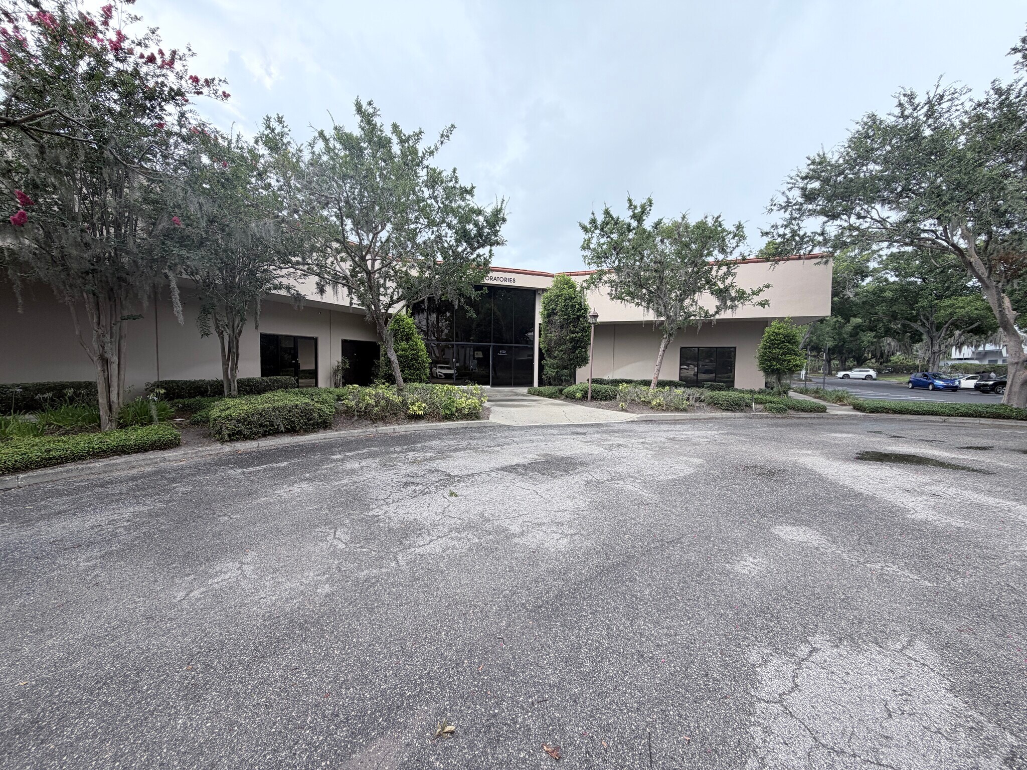 4504-4548 Parkbreeze Ct, Orlando, FL à louer Photo principale– Image 1 sur 3
