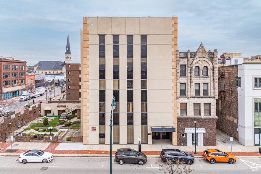 23 W Jefferson St, Joliet, IL à louer - Photo de l’immeuble – Image 3 sur 6