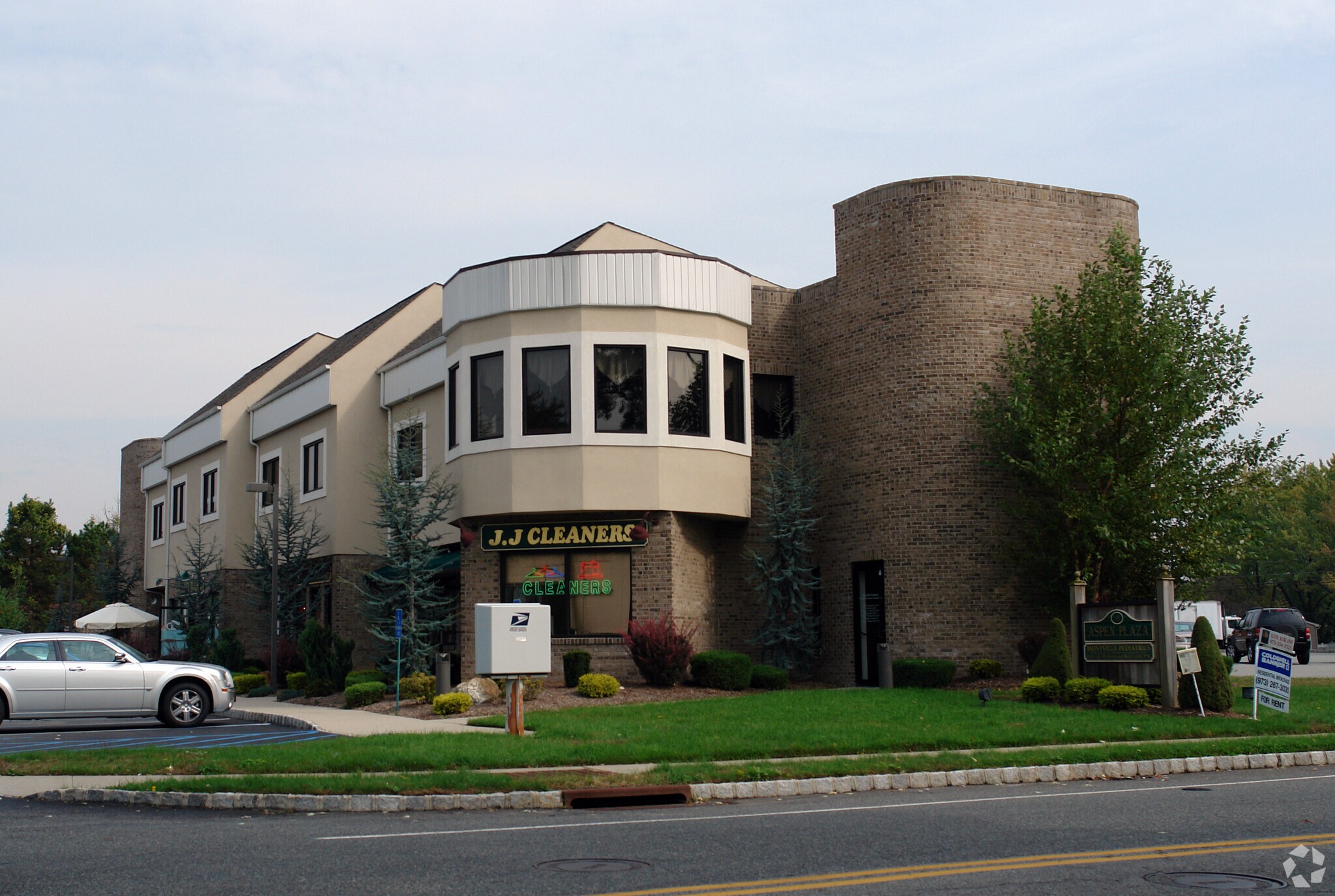 48 Stiles Ln, Pine Brook, NJ à louer Photo principale– Image 1 sur 8