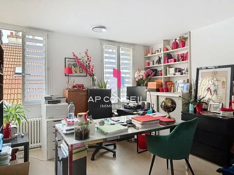 Bureau dans Versailles à louer - Photo intérieure – Image 2 sur 9