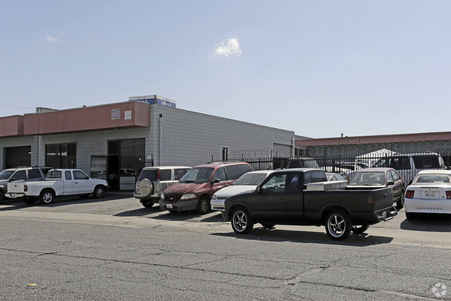 1120-1130 Price Ave, Pomona, CA à louer - Photo principale – Image 1 sur 5