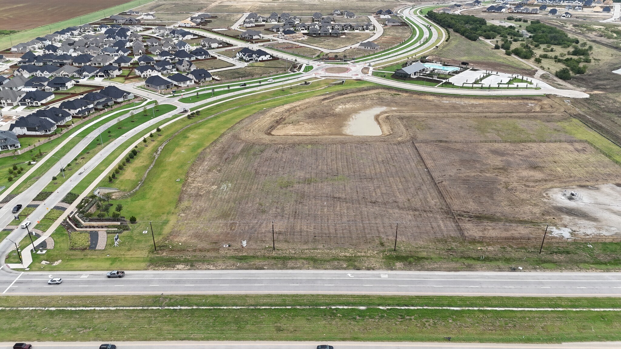 Corner of Wildflower Ranch and Hwy 114, Justin, TX à louer Photo de l’immeuble– Image 1 sur 5