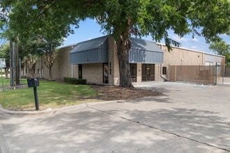 2020 Rutland Dr, Austin, TX à louer Photo de l’immeuble– Image 2 sur 28