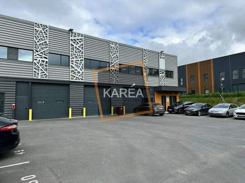 Local d'activités dans Courtry à vendre - Photo de l’immeuble – Image 1 sur 5