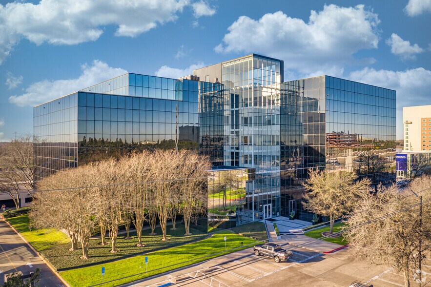 15915 Katy Fwy, Houston, TX à louer - Photo de l’immeuble – Image 3 sur 25