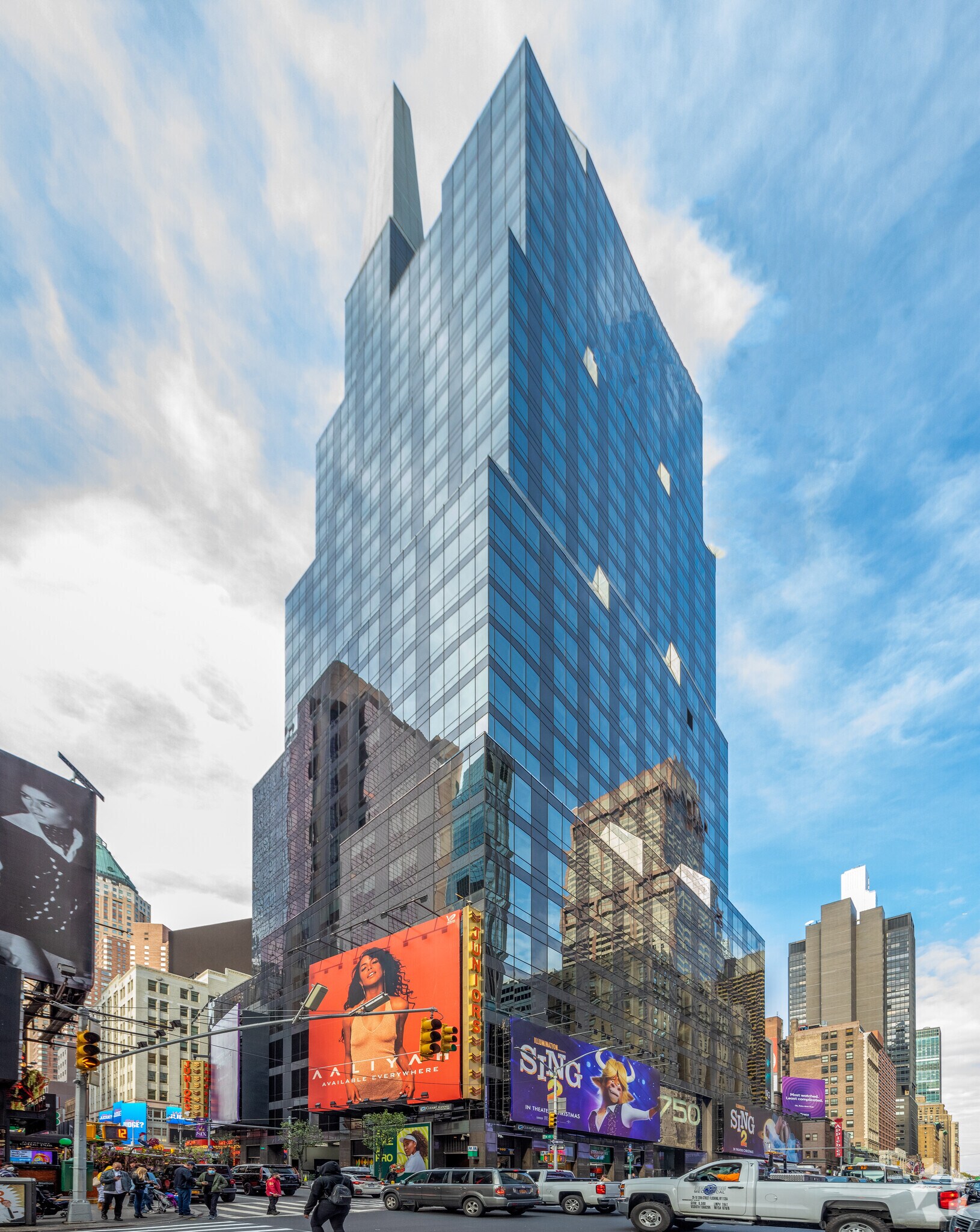 750 Seventh Ave, New York, NY à louer Photo principale– Image 1 sur 17