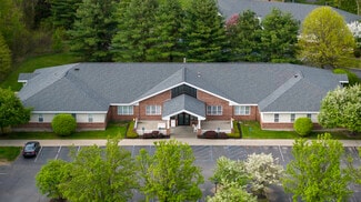 Plus de détails pour 5 Care Ln, Saratoga Springs, NY - Bureau à vendre