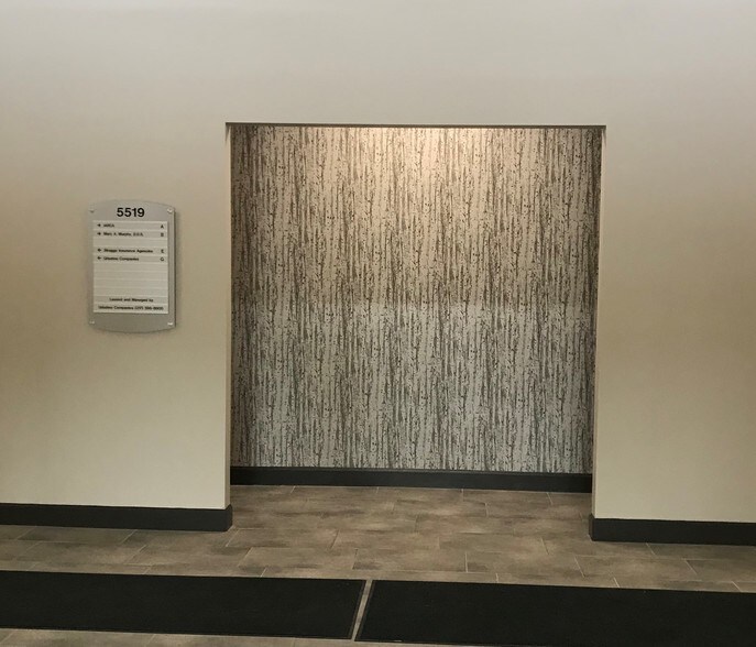 5519 E 82nd St, Indianapolis, IN à louer - Hall d’entrée – Image 2 sur 10