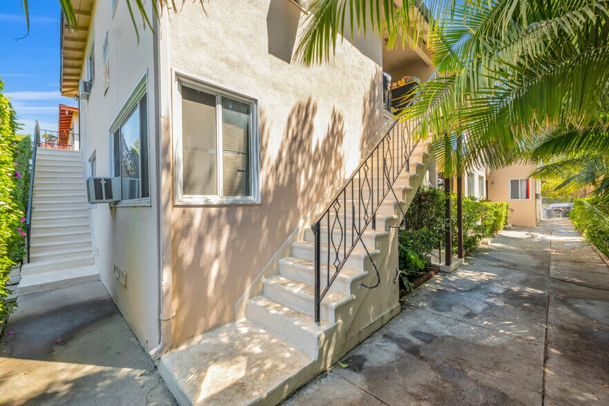 8144 Sepulveda Pl, Panorama City, CA à vendre - Photo de l’immeuble – Image 3 sur 13