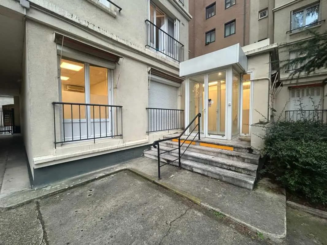 Bureaux/Médical dans Paris à louer Photo de l’immeuble– Image 1 sur 2