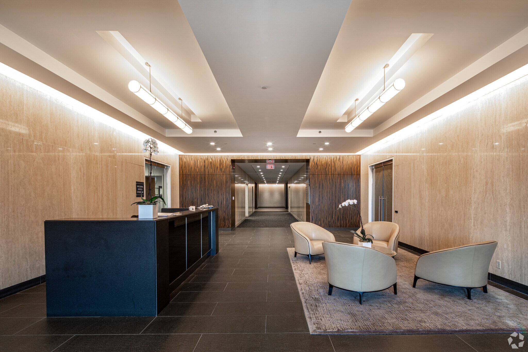 25 Deforest Ave, Summit, NJ à louer Hall d’entrée– Image 1 sur 2