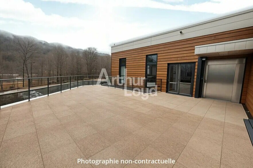 Local commercial dans Tournon à louer - Photo de l’immeuble – Image 3 sur 8