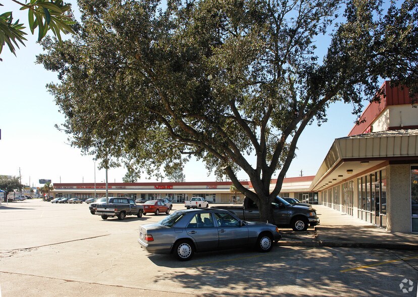 9204-9282 FM 1960 West, Houston, TX à louer - Photo de l’immeuble – Image 2 sur 11