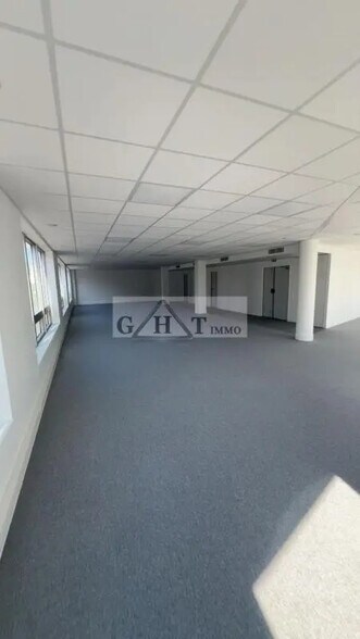 Bureau dans Saint-Ouen-sur-Seine à louer - Photo de l’immeuble – Image 2 sur 5