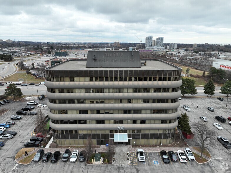 700 Dorval Dr, Oakville, ON à louer – Image 2 sur 29