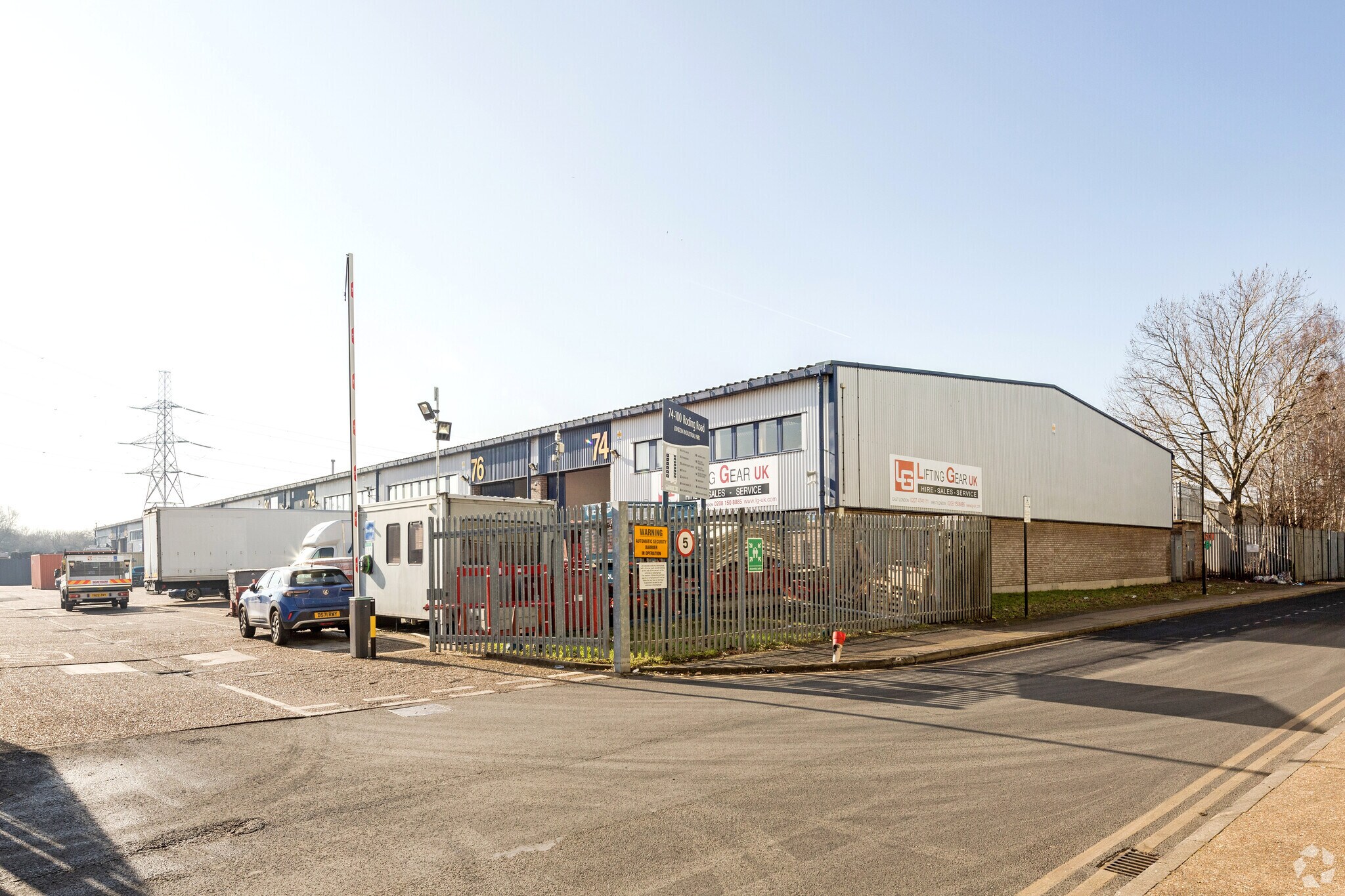 74-88 Roding Rd, Londres à louer Photo principale– Image 1 sur 10
