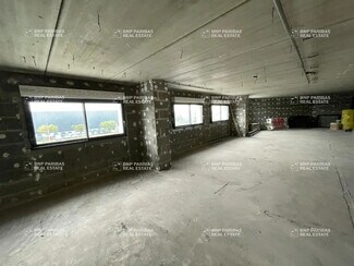 Plus de détails pour 15 Rue De La Grande Planche, Saint-Pierre-des-Corps - Bureau à louer