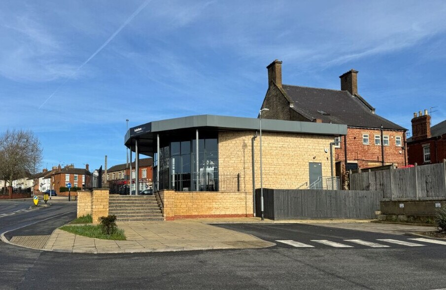 2 Church St, Irthlingborough à vendre - Photo de l’immeuble – Image 3 sur 3