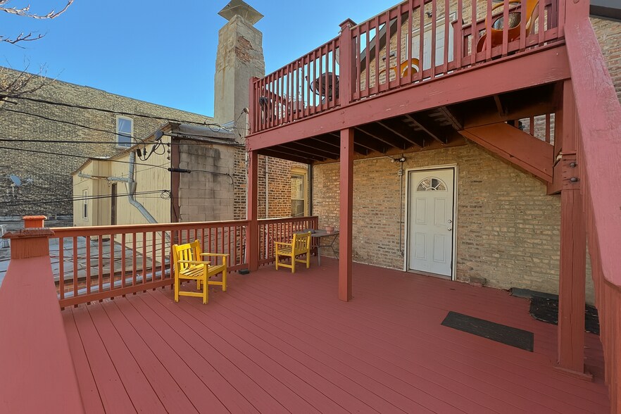 2010 W Chicago Ave, Chicago, IL à vendre - Photo de l’immeuble – Image 2 sur 6