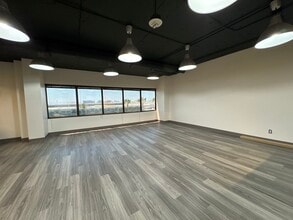 5757 W Century Blvd, Los Angeles, CA à louer Photo intérieure– Image 1 sur 8